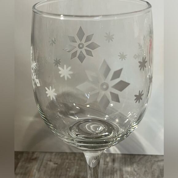NWOT Christmas wine glasses, set of 4 - Picture 4 of 8